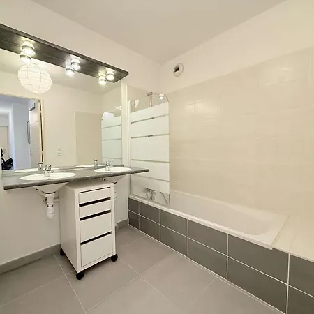 Appartement T3 L'eden- Piscine- Clim- Commerces